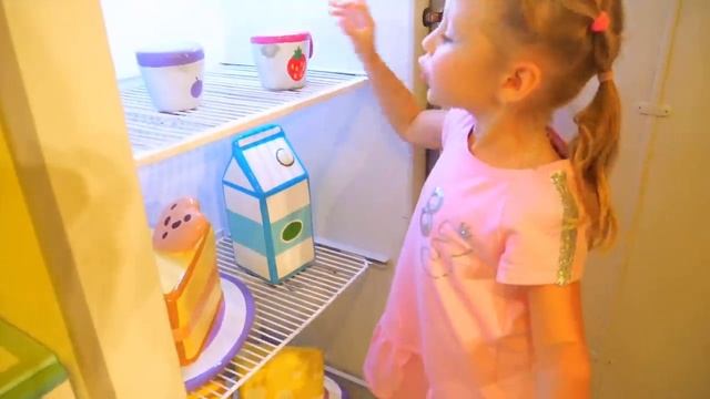 Лайк Настя (Like Nastya) - Настя играет в веселом игровом домике тематического парка игрушек Пеппа