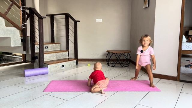 Первое видео на канале самого юного тренера. Василисе