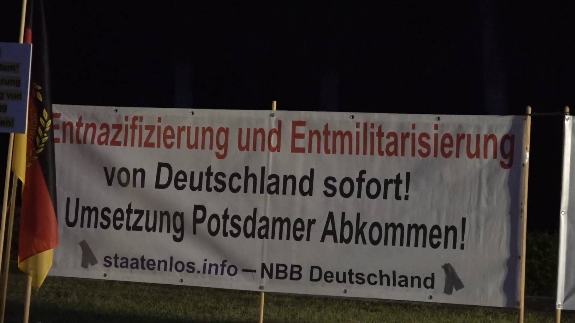 Was bedeutet Entnazifizierung von Deutschland_ Tag des Sieges Berlin-Treptow 9. Mai 2025