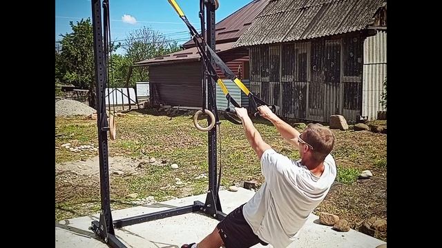 Подтягивания в петлях ТРХ к лицу
