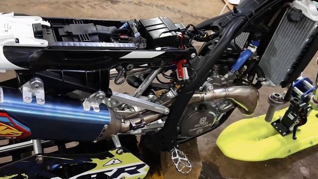 Как превратить Husqvarna FC 450 в снежного зверя: сборка сноу?