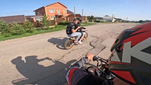 ВЕЗЕМ ПЬЯНЫХ МУЖИКОВ НА ПИТБАЙКАХ | СТАНТ ПО ГОРОДУ | YAM