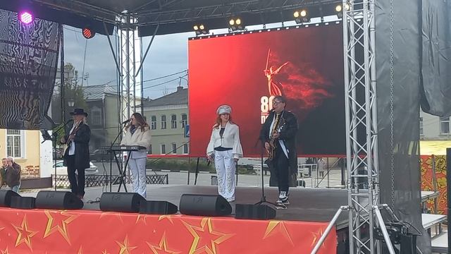9-05-2025  г  боровск  концерт  с участием  виа  надежда  концерт  ко дню победы   часть-2