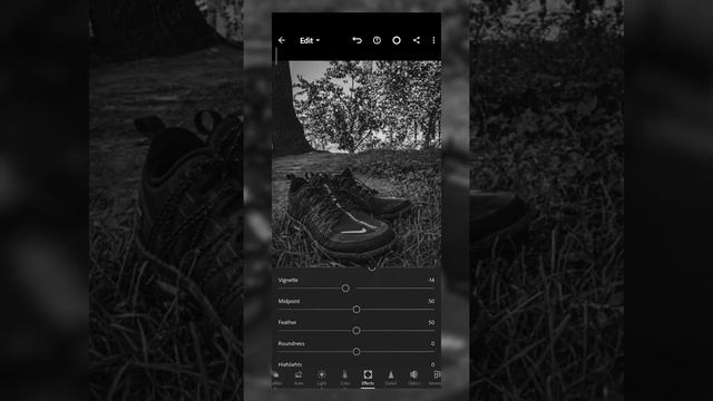 Urban Moody Editing with Lightroom Mobile & Lens Distortions in 60 Seconds! #Shorts