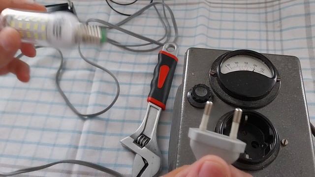 Опыты с конденсатором - демонстрация заряда