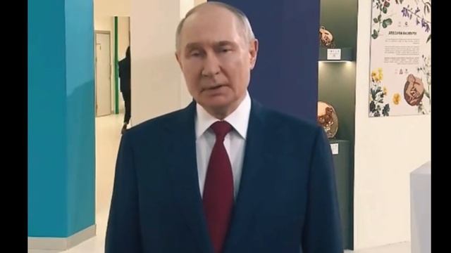 Владимир Путин после телефонных переговоров с Дональдом Трампом