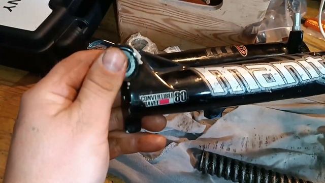 РАЗБОРКА АМОРТ ВИЛКИ Manitou Six