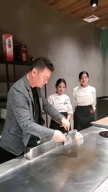PpH_v_3ZebQ - Lifestyle Beautiful Train Teppanyaki street food,restaurant,BBQ,Pub street#Short#Short