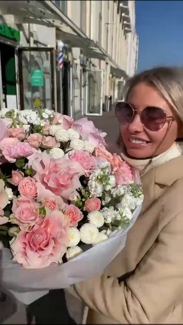Самые свежие, нежные и красивые цветы в одном букете.