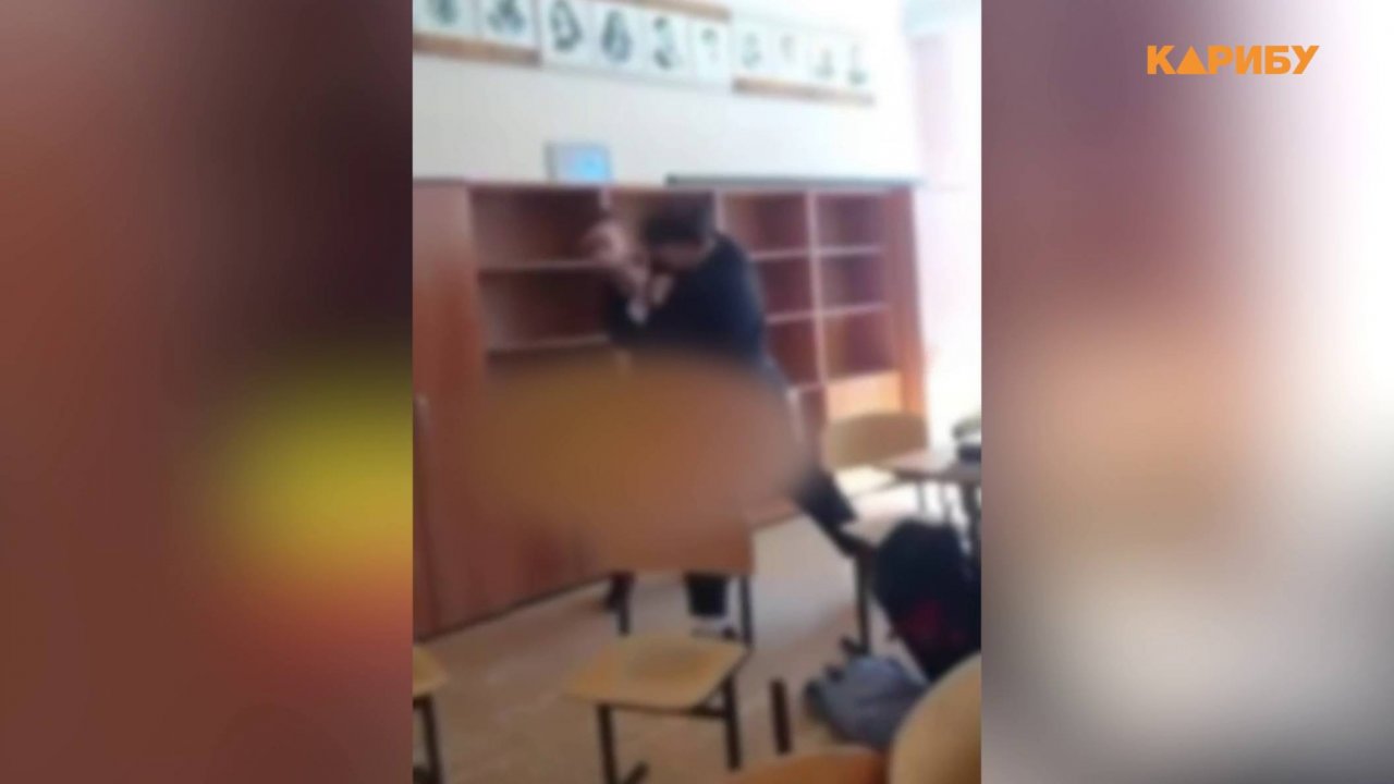 Драка учителя с учеником в школе Сусумана попала на видео