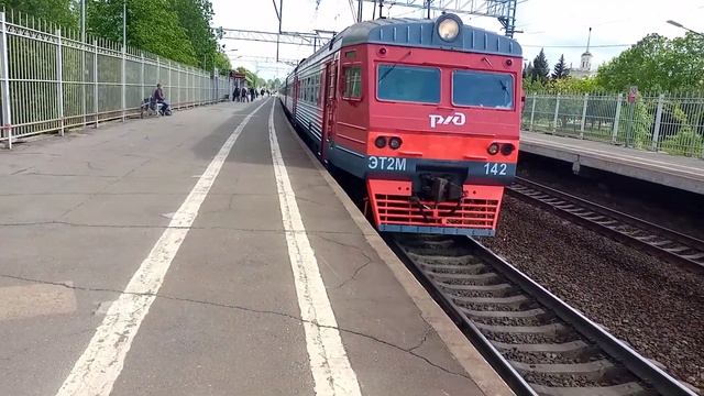 Электропоезд эт2м-142 Сообщением Шапки Санкт-Петербург