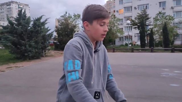 Трюки для новичков на трюковом самокате