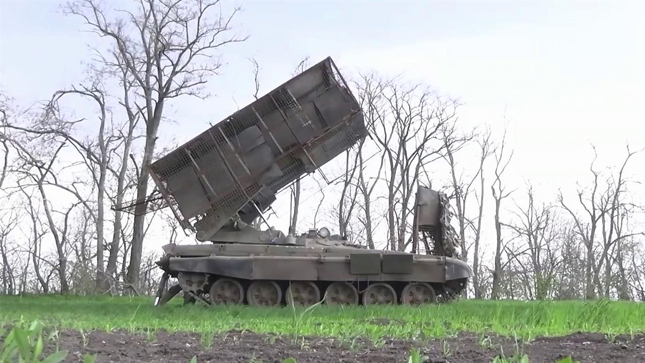 На Южнодонецком направлении хорошо укрепленный опорный пункт ВСУ уничтожен огнеметной системой "С...