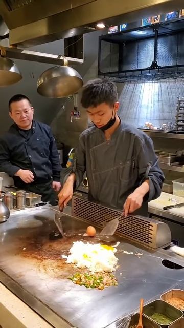 LjgE9Iv5Cp0 - Lifestyle Beautiful Train Teppanyaki street food,restaurant,BBQ,Pub street#Short#Short