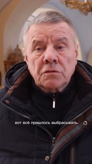 На месте храма стояли тракторы
