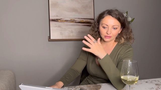Какие мужчины дарят подарки с бантами и огромные буке?