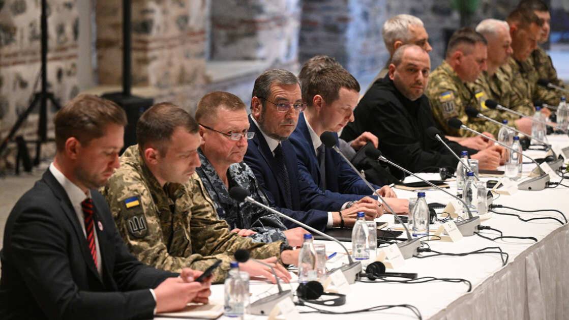 Захарова: украинская делегация на переговорах говорила на русском языке