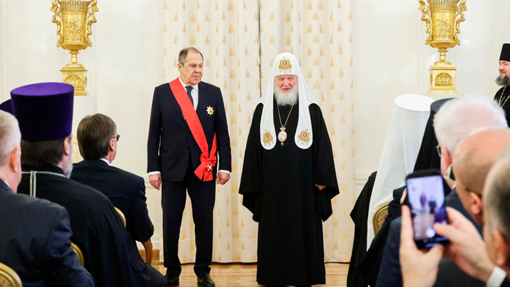 Патриарх Кирилл наградил Сергея Лаврова орденом Александра Невского