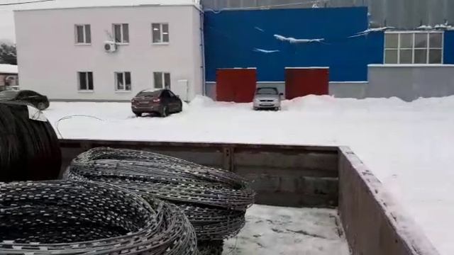 Катанка и спиральный барьер безопасности