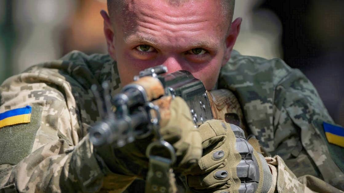 Венгерский аналитик Кошкович призвал Украину немедленно признать поражение