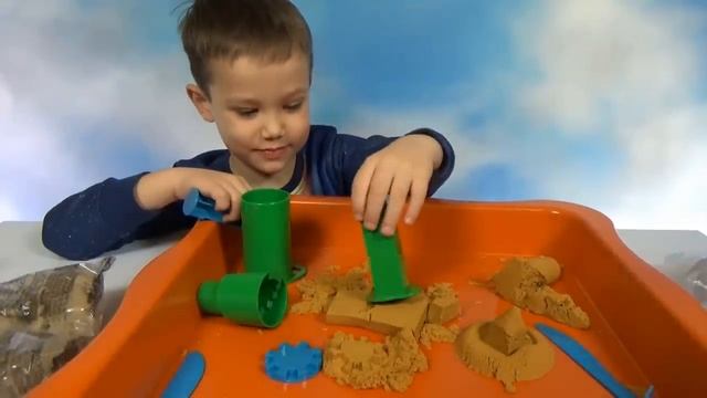 Мистер Макс • Mister Max - Лепим замок из песка