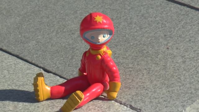 Целлулоидная игрушка -Мальчик Космонавт Шедевр из СССР -Обзор.