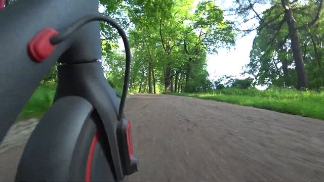 Scooter Xiaomi and ActionCam Sony AS 300. На электросамокате по парку￼