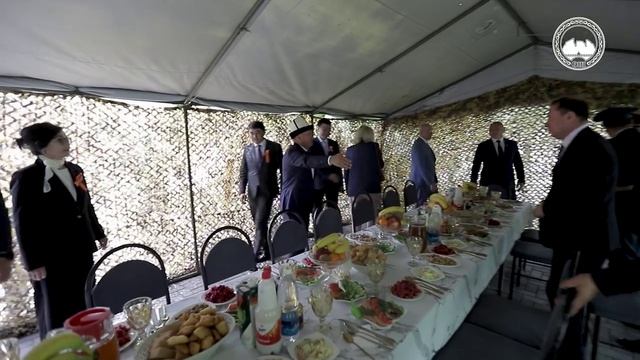 В Оше гостей и ветеранов угостили солдатской кашей_Мэрия города Ош