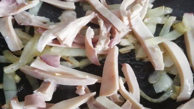 Кальмар в сметанном соусе