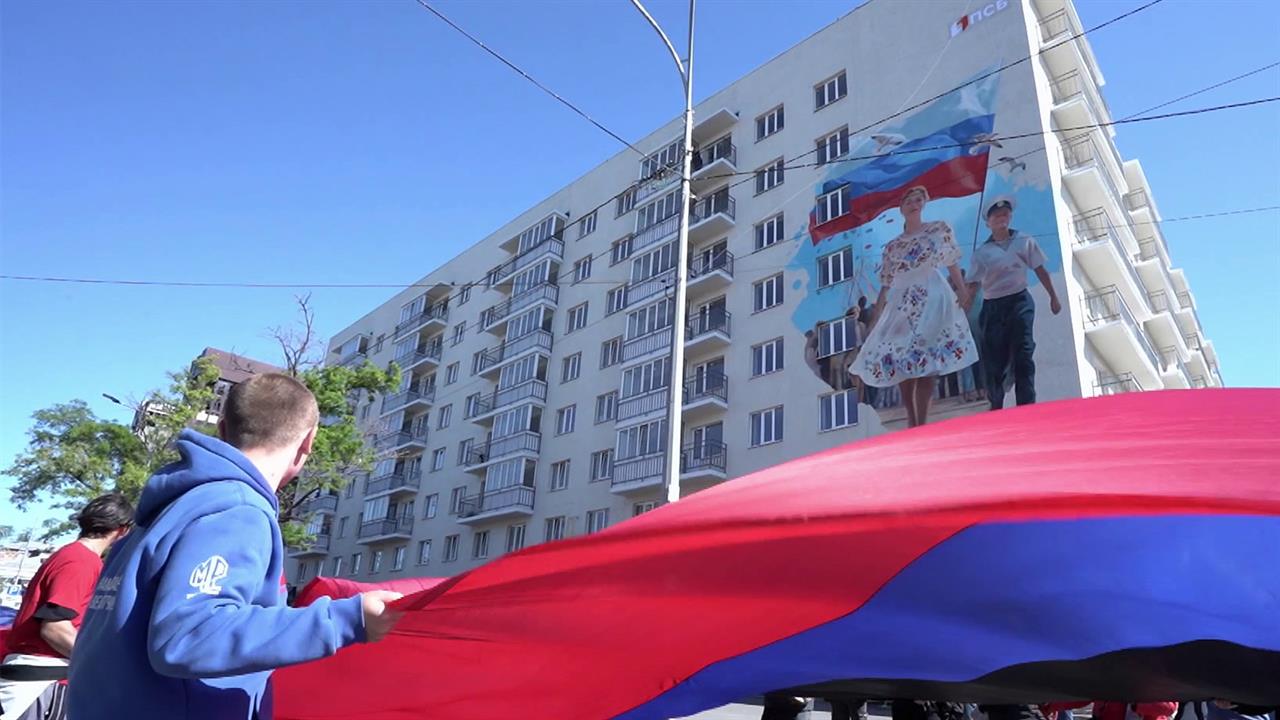 Мариуполь отмечает третью годовщину полного освобождения от украинских боевиков