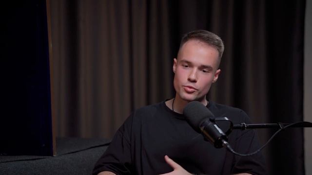 Почему нейросети ТОЧНО не заменят переводчиков и сде