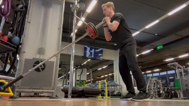 Лэндмайн приседания (LANDMINE SQUAT)