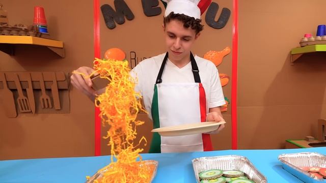 Диана и Рома Рома демонстрирует забавные трюки с кинетическим песком