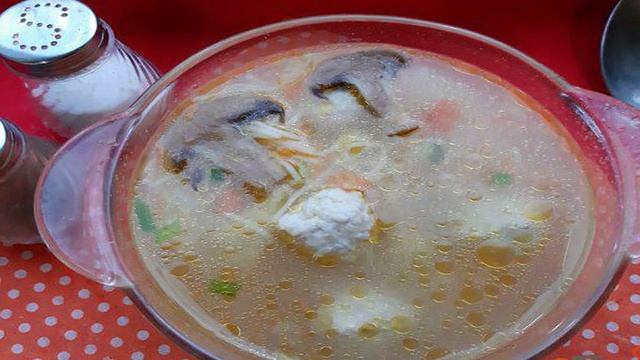 Суп с фрикадельками и грибами