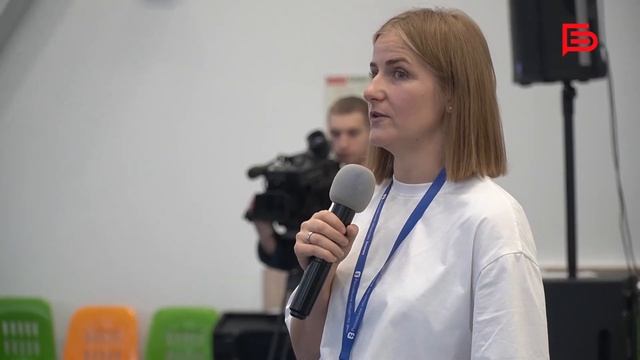 Белгородская пловчиха рассказала школьникам о своём ?