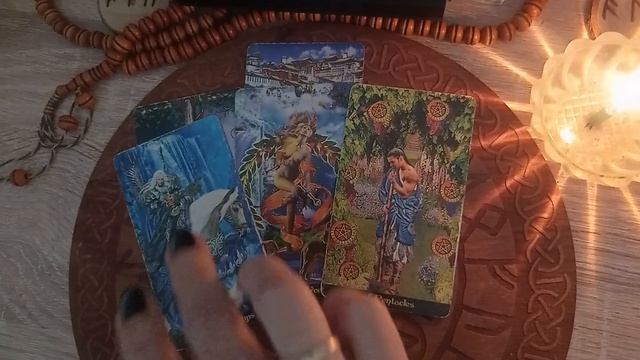 КАК ПОЖИВАЕТ ВАШ МУЖЧИНА, ОТ ЧЕГО УБЕРЕГЛИ ВАС ВАШИ ПРЕДКИ 🔥🔥🔥 ТАРО РАСКЛАД ОНЛАЙН