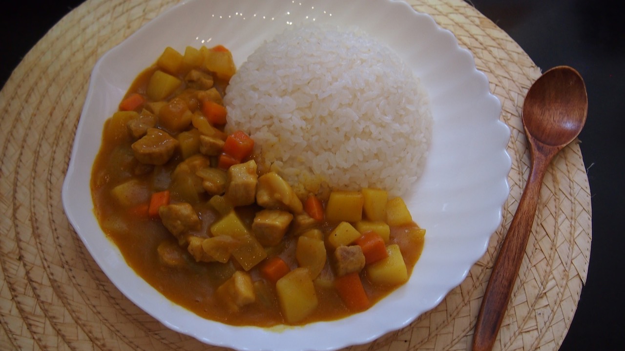 Корейская кухня: карэ райсы (카레라이스) или рис с соусом карри