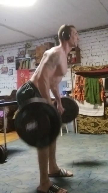 Спина: тяга в наклоне