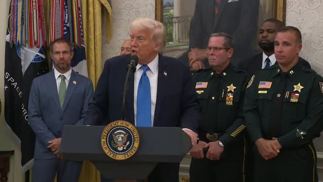 "С Зеленским нелегко иметь дело": Трамп ответил, достаточно ли Украина делает для мира.