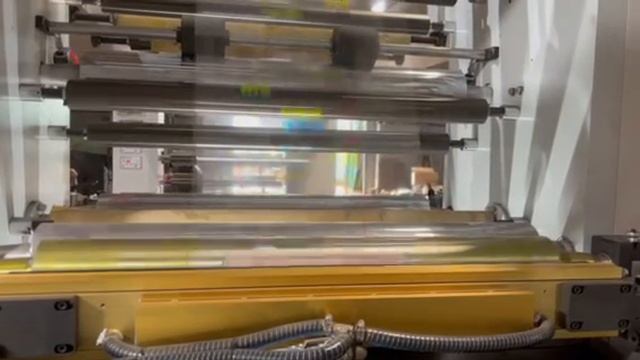 Флексографическая печатная машина GYT4-800 (видео от производителя)
