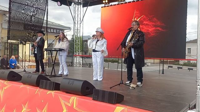 9-05-2025  г  боровск  концерт  с участием  виа  надежда  концерт  ко дню победы   часть-4