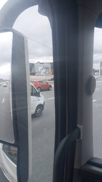 Крокус Сити Холл. Каждый раз когда проезжаешь это место. Всегда душораздирающая боль😔