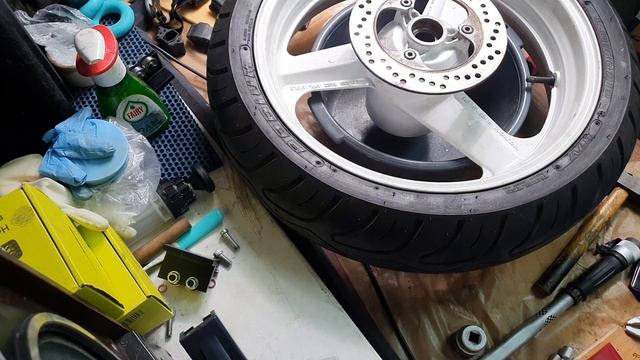 Мотодневник Honda CBR400RR NC23 замена задних ступичных подши?