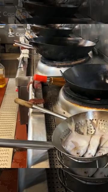 rw4qR8Hlm9M - Lifestyle Beautiful Train Teppanyaki street food,restaurant,BBQ,Pub street#Short#Short