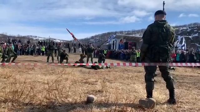 Выступление показательного рукопашного боя в/ч Спутн?