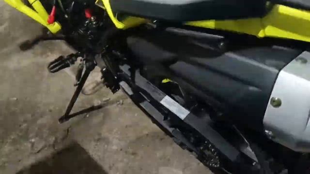 краткое сравнение мотоциклов INTRUDER 200 и DUKE 300