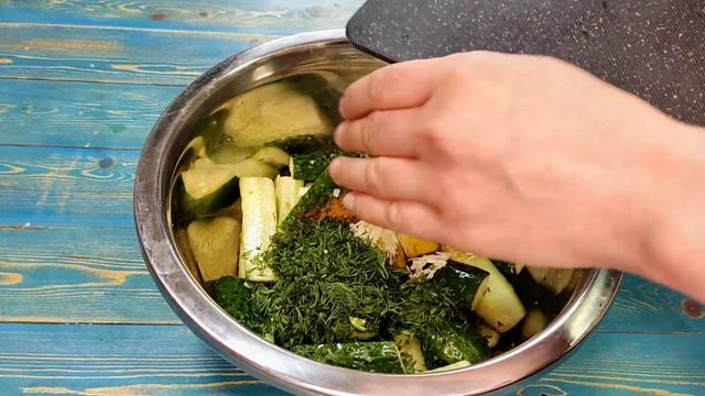 Если в доме только ОГУРЦЫ , то готовлю Закуску из огурц