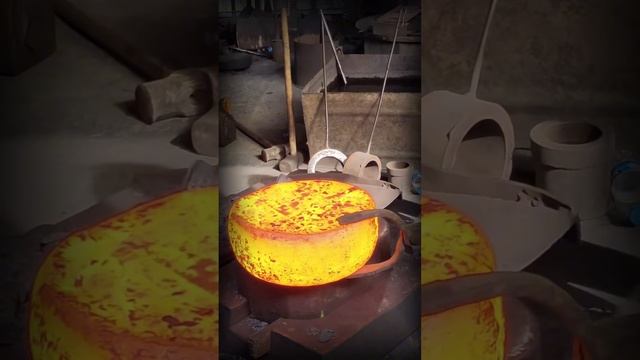 Forging Red-Hot Steel： Shaping and Punching Holes with Precision