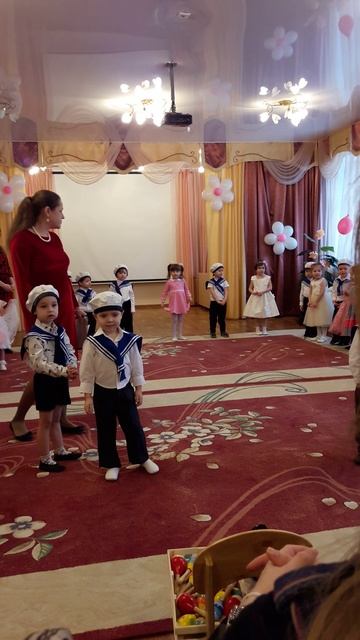 Раяна утренник 03.03.2017 ч2.mp4