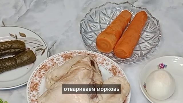 Салат по деревенски с курицей и солеными огурцами. Сал